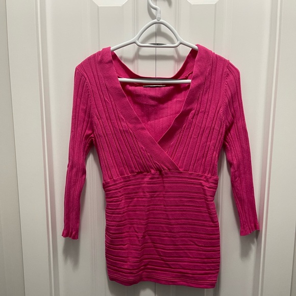 Ricki’s pink v- neck sweater. - Picture 1 of 1